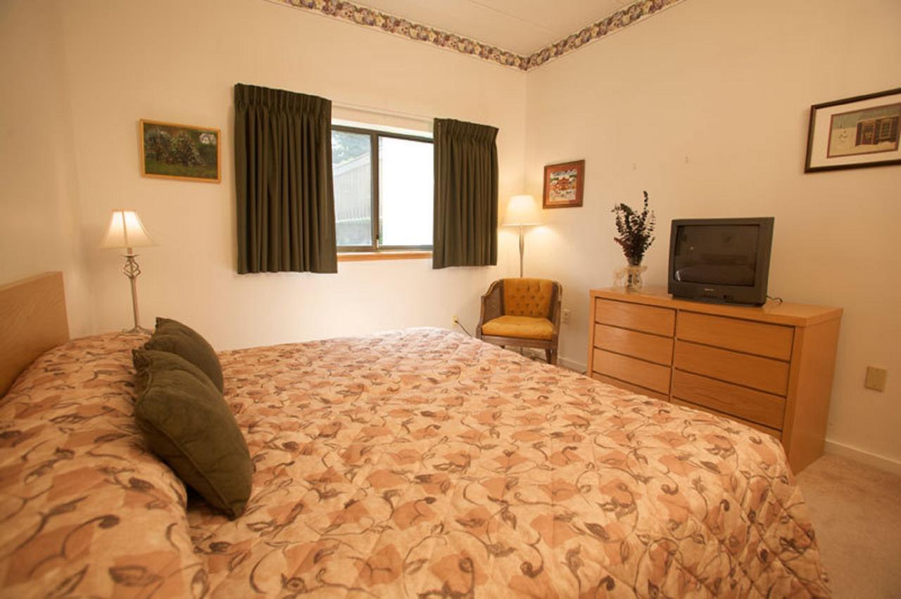 Pinnacle Condominiums Mendon Bagian luar foto